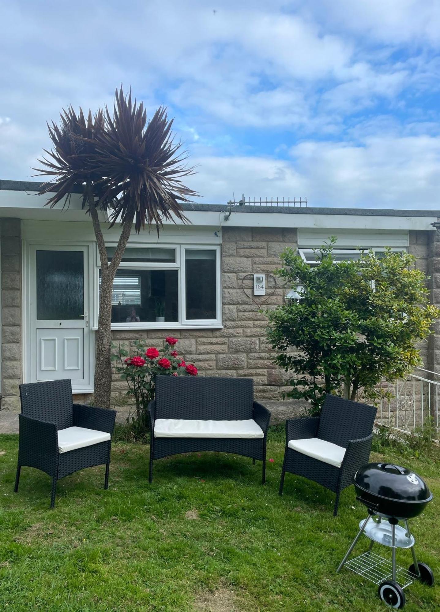 Look No Further Gorgeous Newly Renovated Contemporary Chalet Sandown Bay Holiday Centre Екстериор снимка