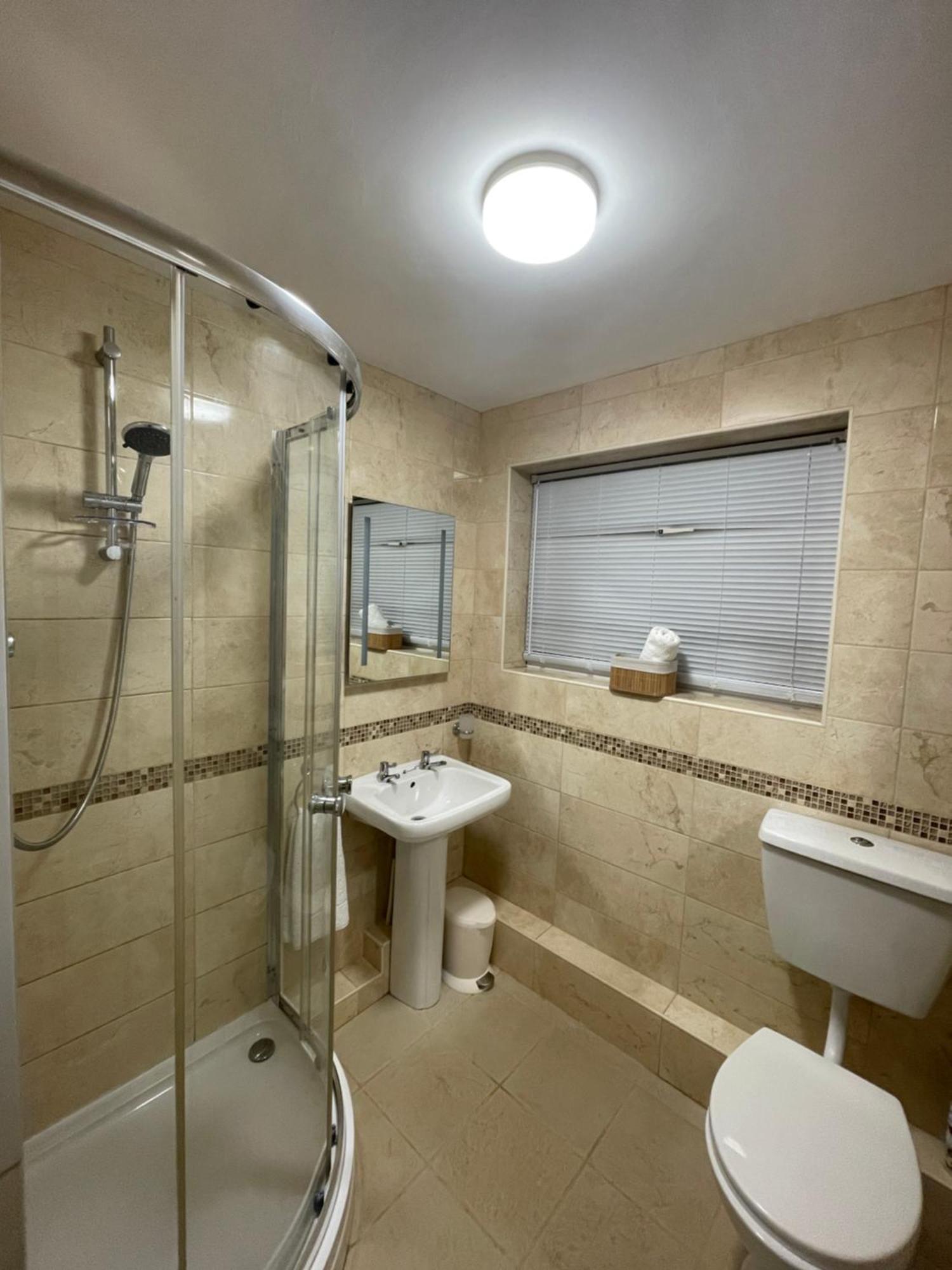 Look No Further Gorgeous Newly Renovated Contemporary Chalet Sandown Bay Holiday Centre Екстериор снимка