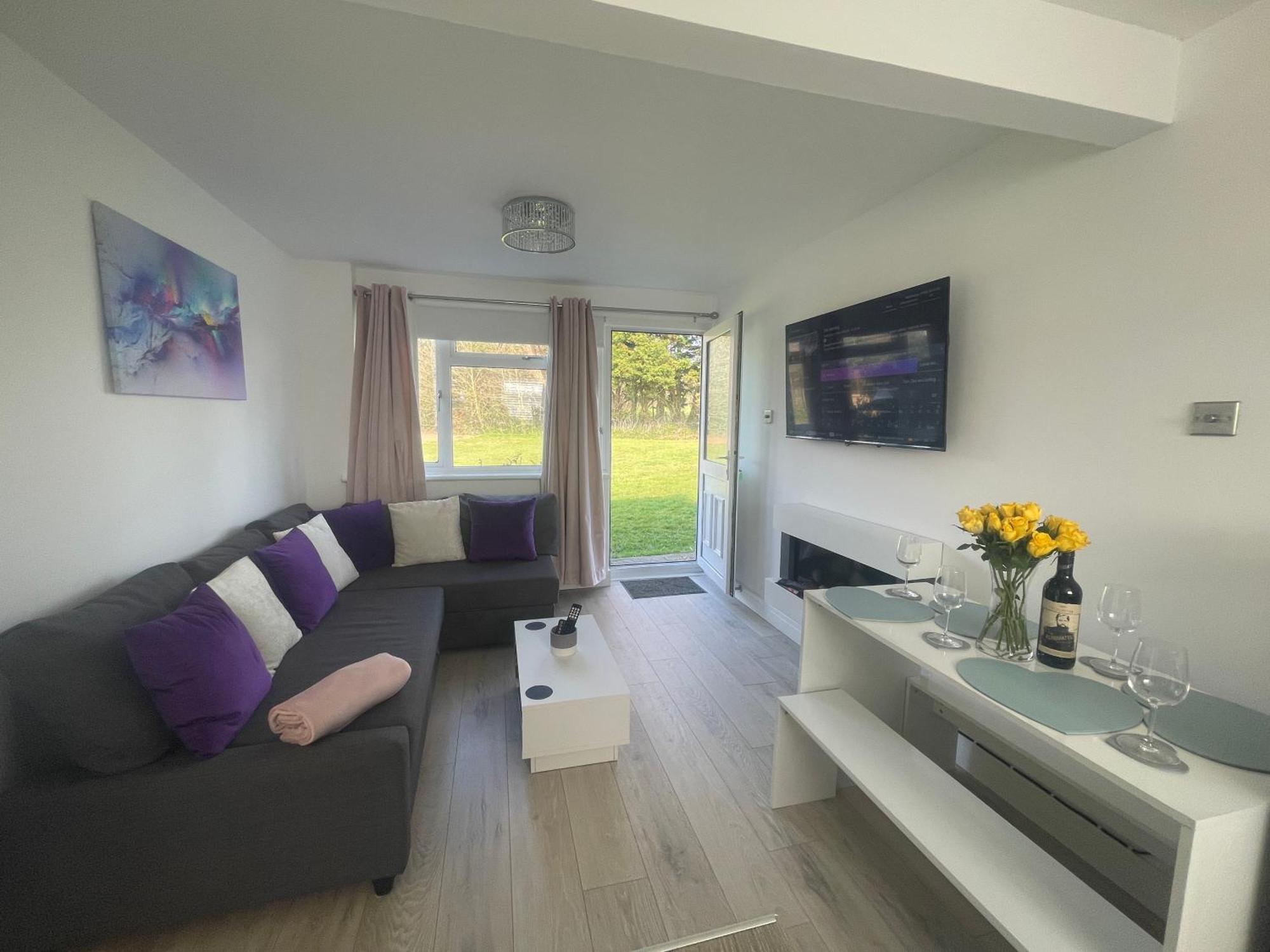 Look No Further Gorgeous Newly Renovated Contemporary Chalet Sandown Bay Holiday Centre Екстериор снимка